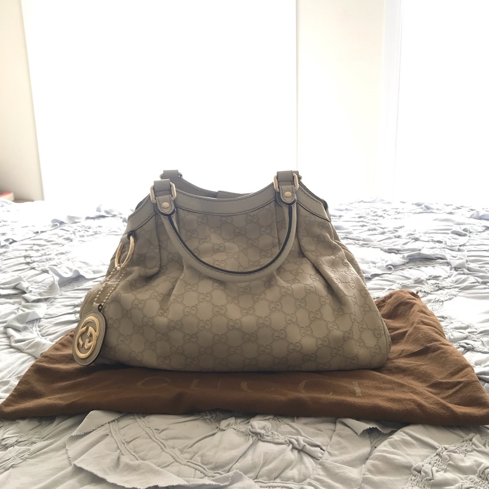 GUCCI | Sukey Leather Tote in Off-White